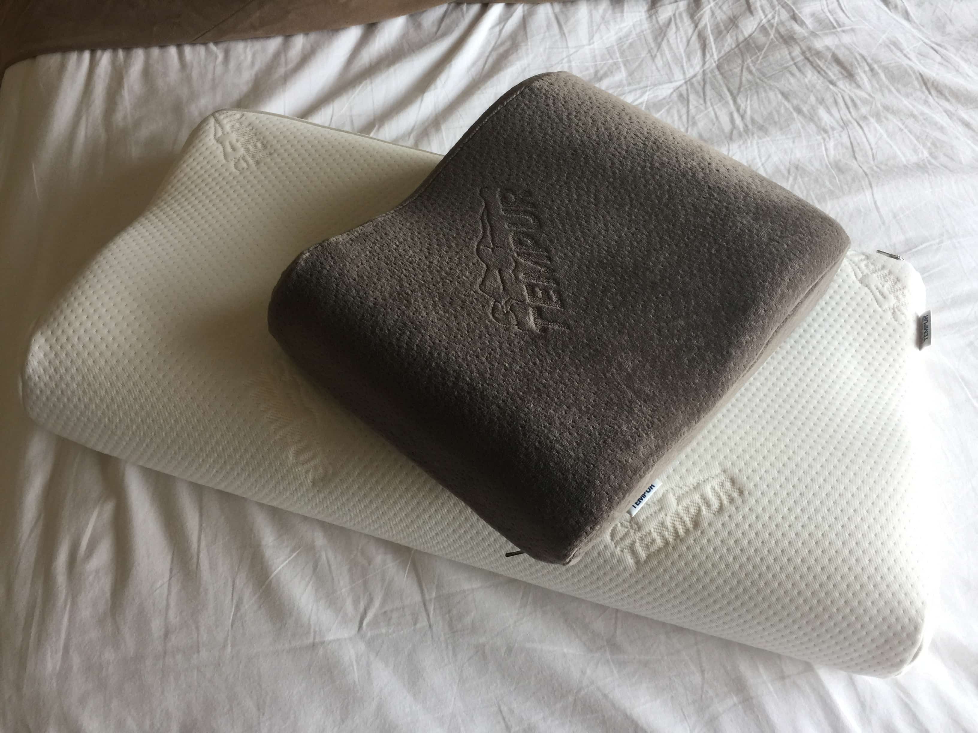 Hotel Pillow vs. Travel Pillow FOODICLES